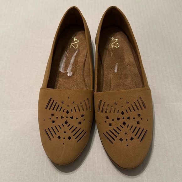 NWT A2 by Aerosoles Women's Tan Trend Right Women's Ballet Flats Size 6 - Picture 1 of 5